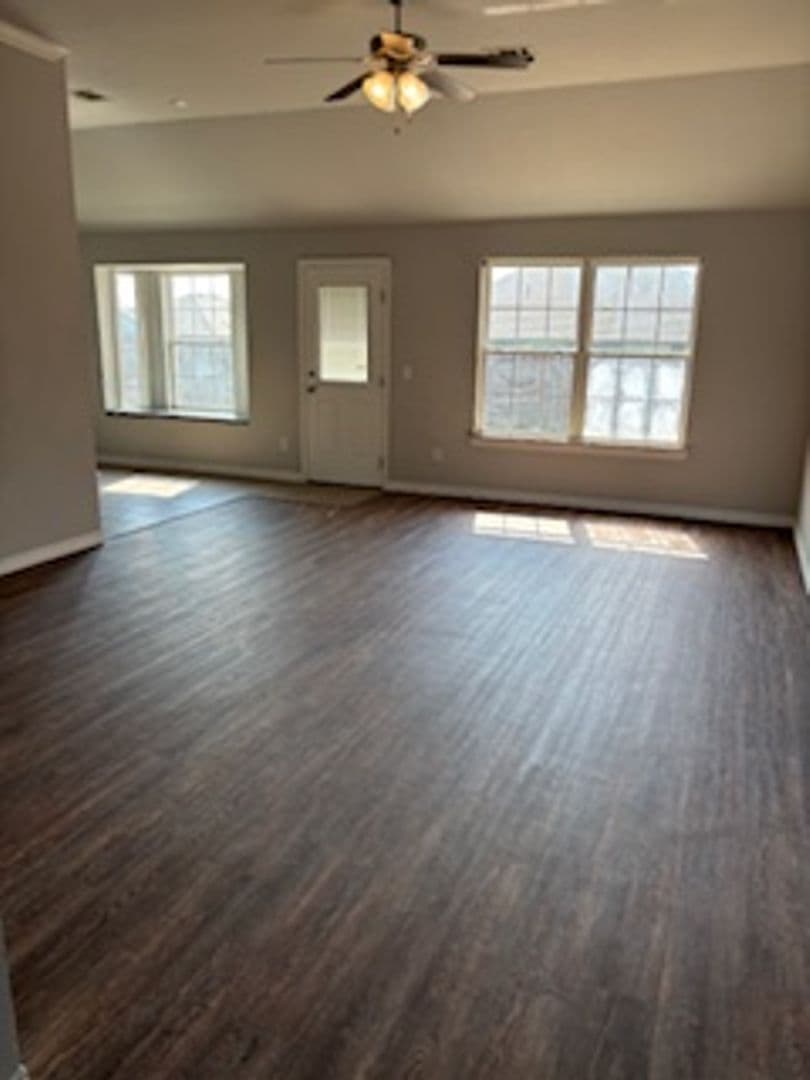 Moore House: 4013 Red Apple Ter