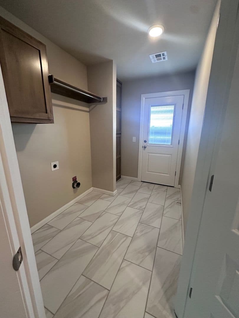 Oklahoma City House: 3709 S. E. 81st St.