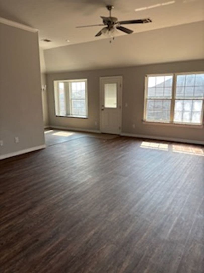 Moore House: 4013 Red Apple Ter