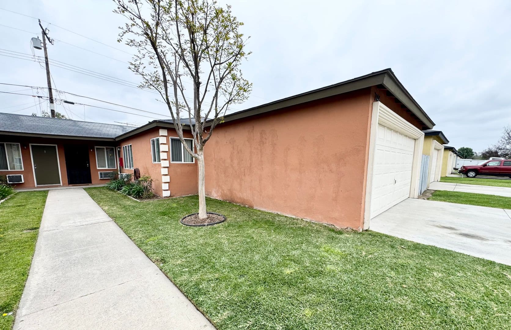 Anaheim Apartment: 702-725 N. Mavis St.