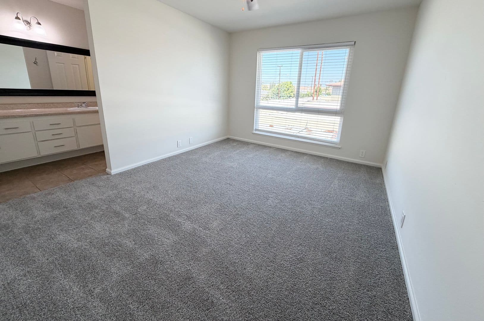 Garden Grove Apartment: 8911-8923 Mays Ave