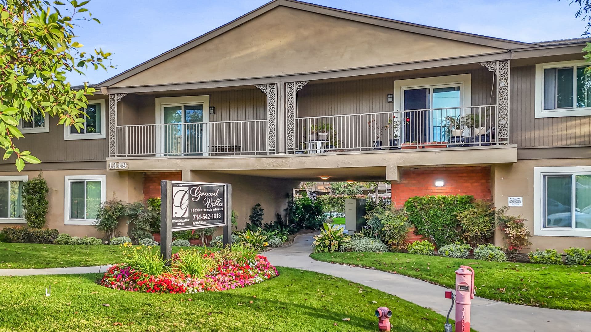 Santa Ana Apartment: 1339-1349 E. Grace St