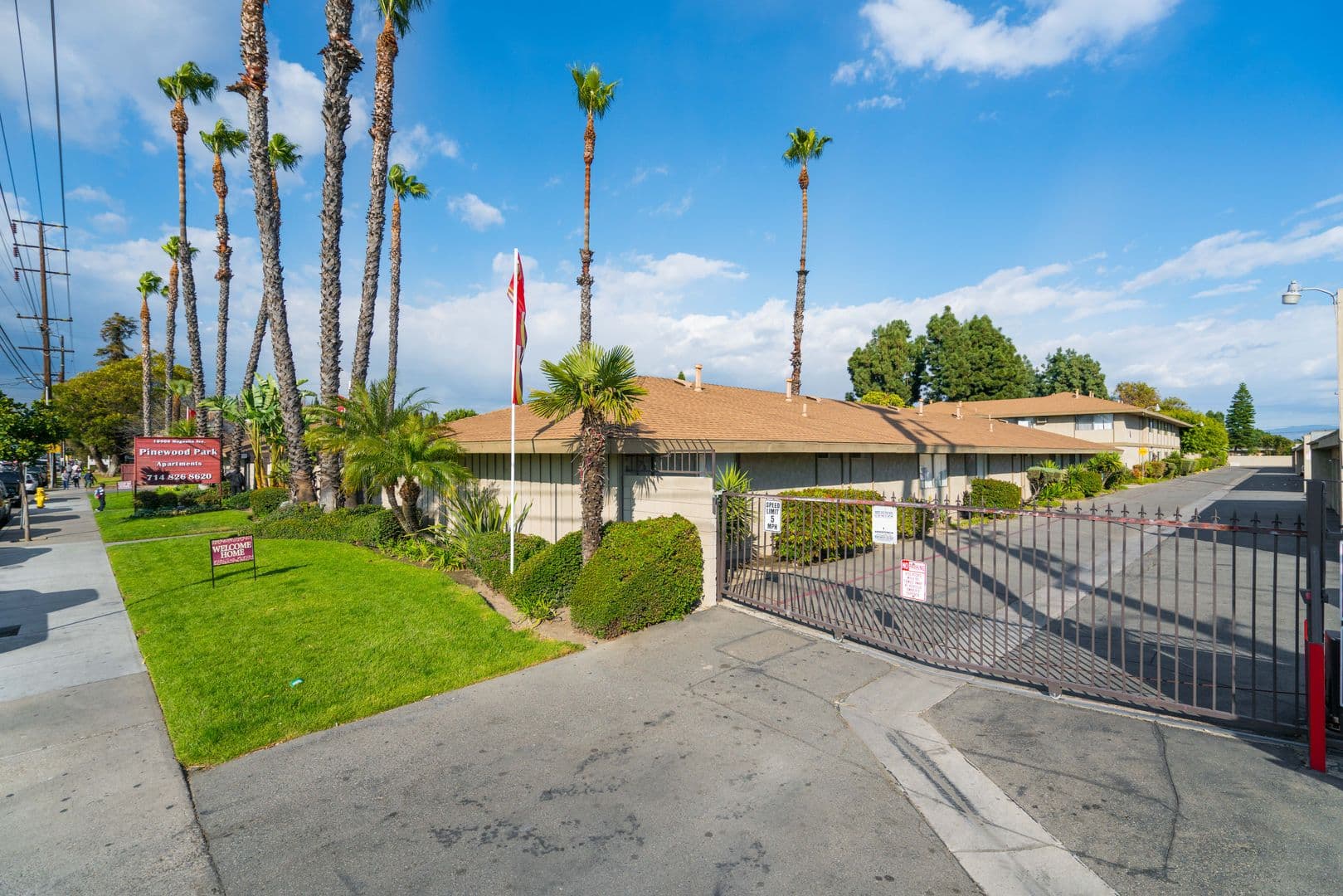 Anaheim Apartment: 10900 Magnolia Ave