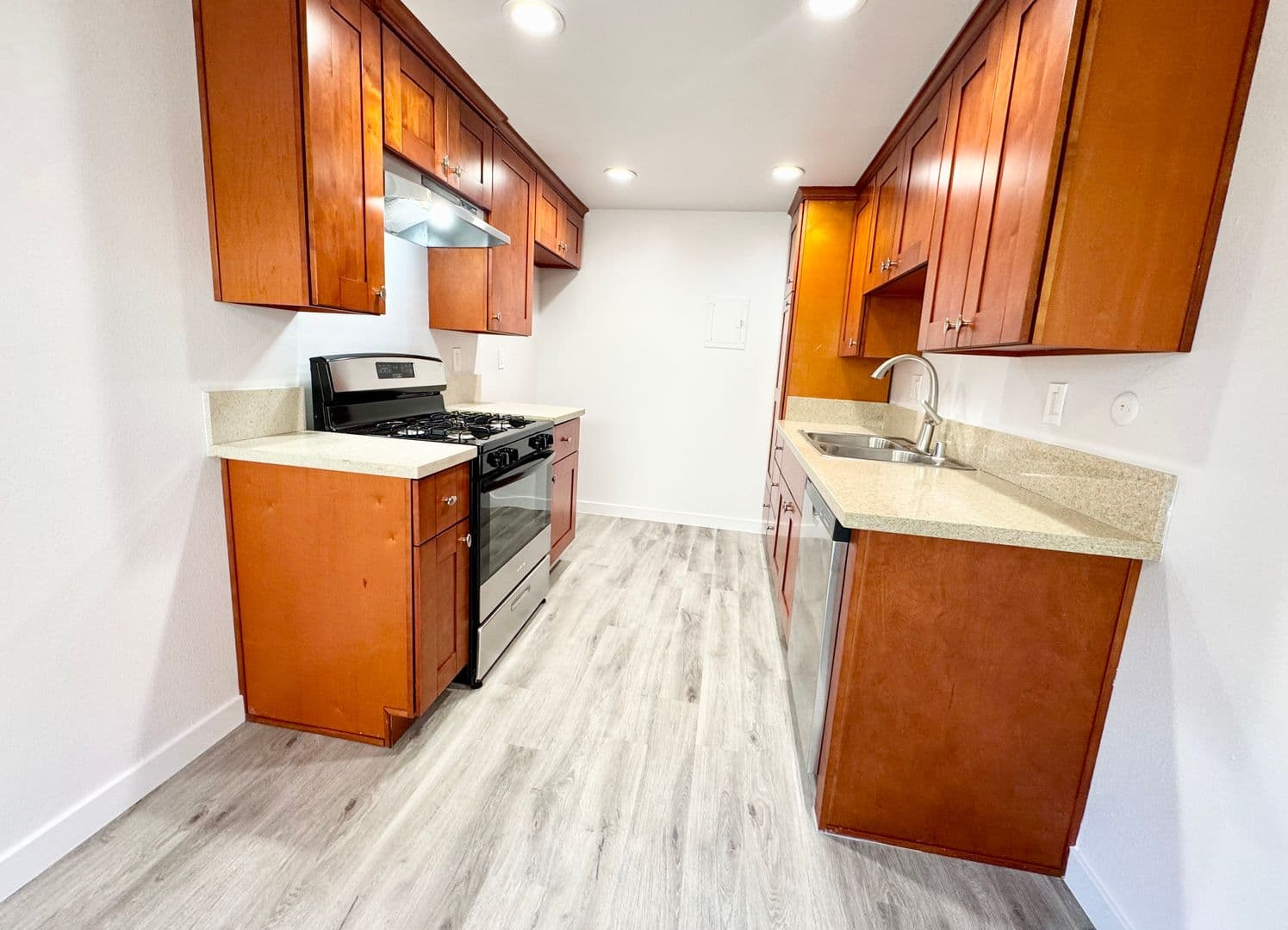 Santa Ana Apartment: 1750 Sherry Lane