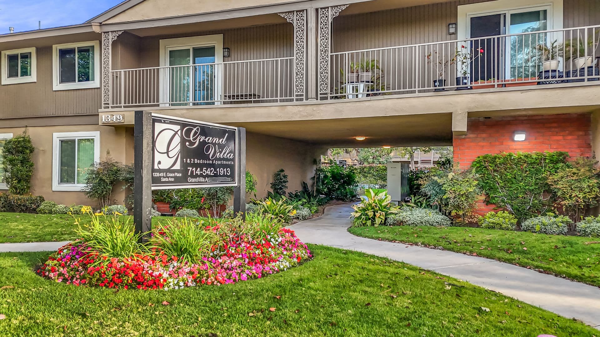 Santa Ana Apartment: 1339-1349 E. Grace St