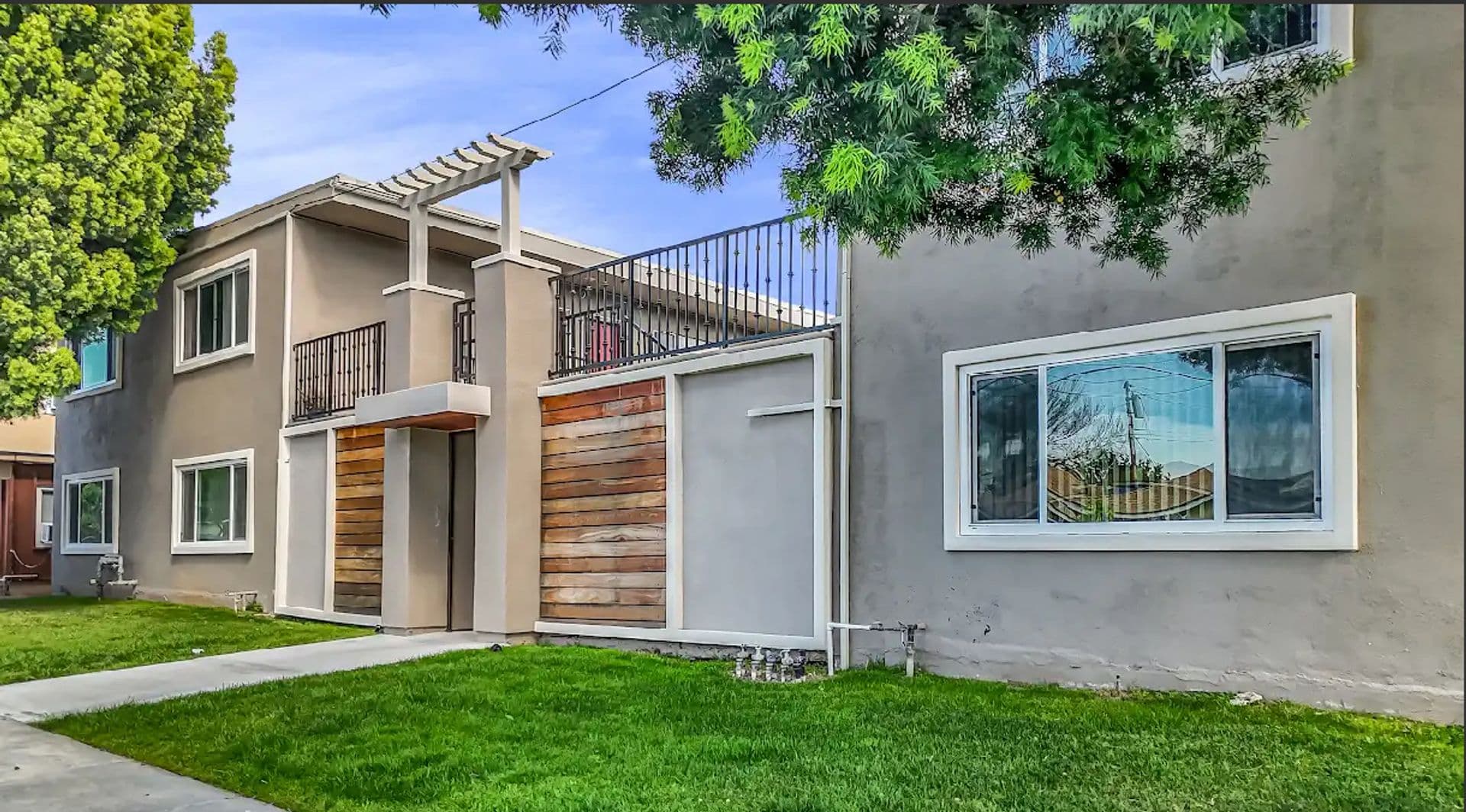 Brea Apartment: 820 S. Walnut Ave
