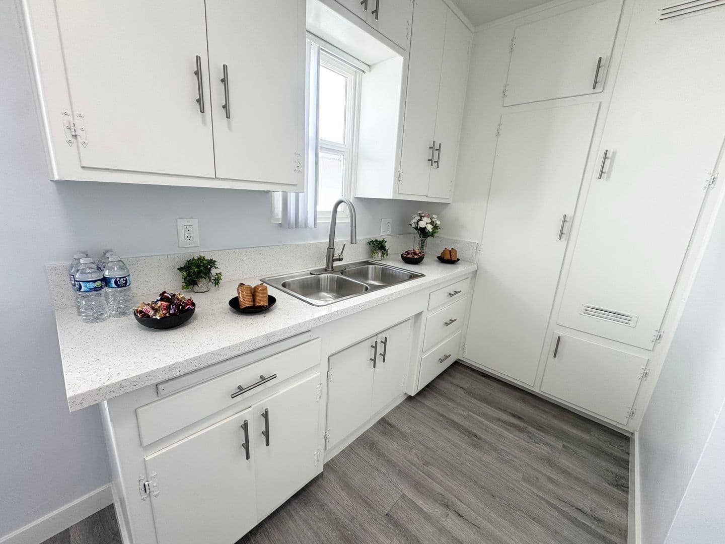 Whittier Apartment: 7017-7023 Pickering Ave