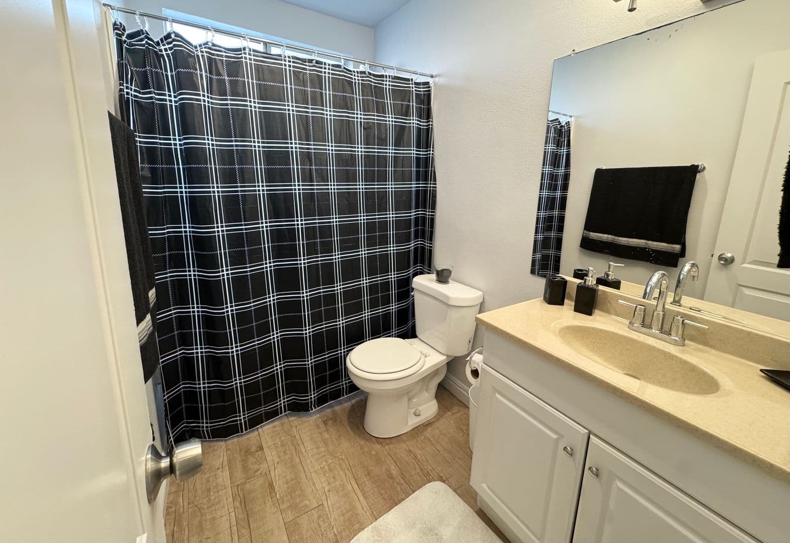 Bellflower Apartment: 16275 Woodruff Avenue