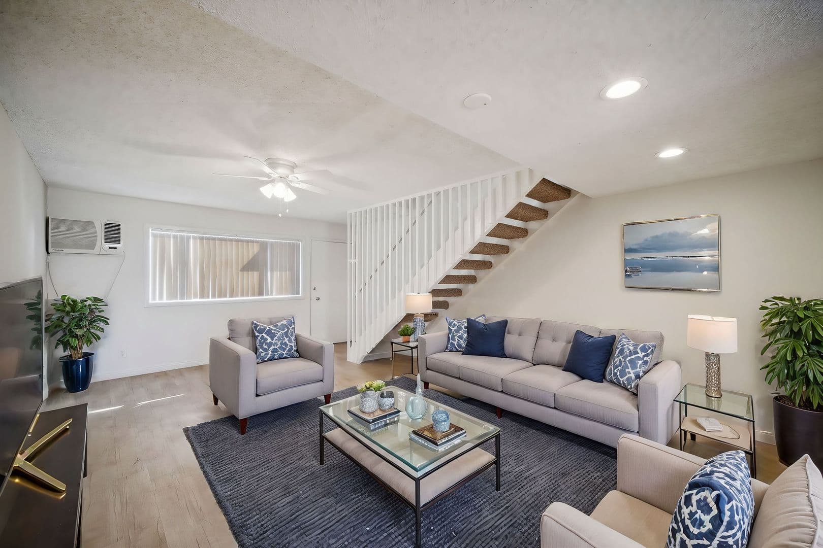 Whittier Apartment: 13730 Via Del Palma Ave