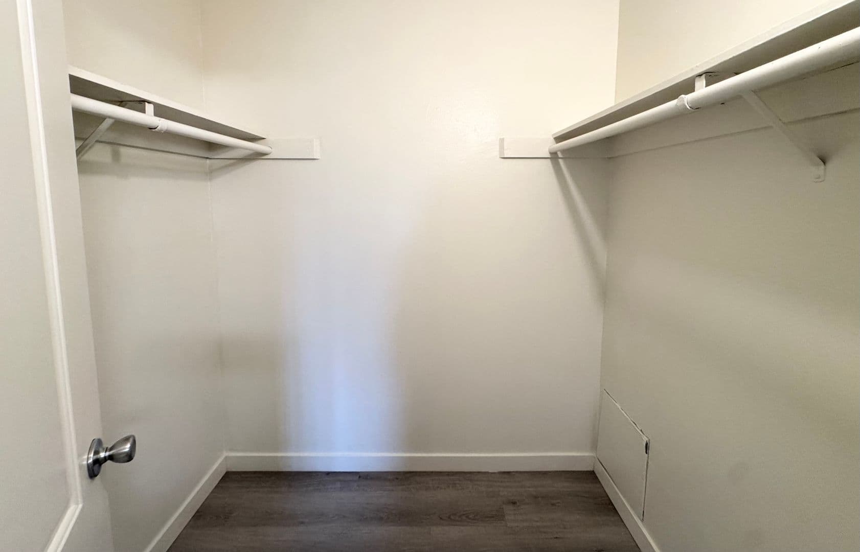 Tustin Apartment: 1071 Walnut Ave