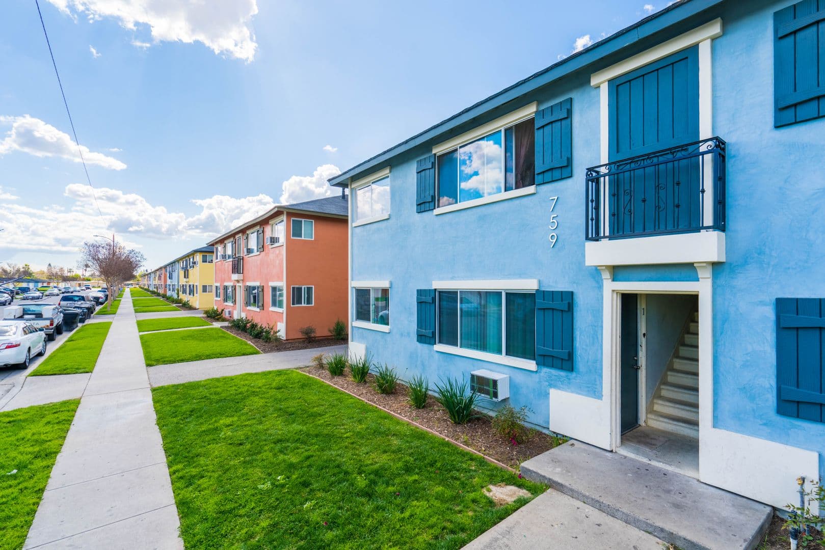 Anaheim Apartment: 702-725 N. Mavis St.