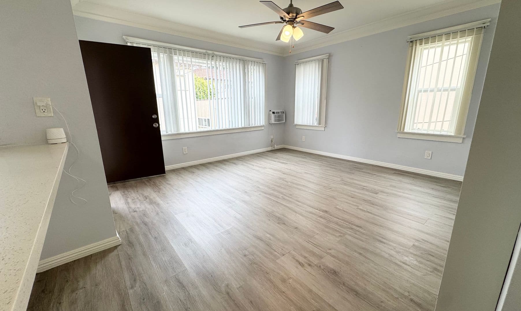 Long Beach Apartment: 3512-20 2nd St
