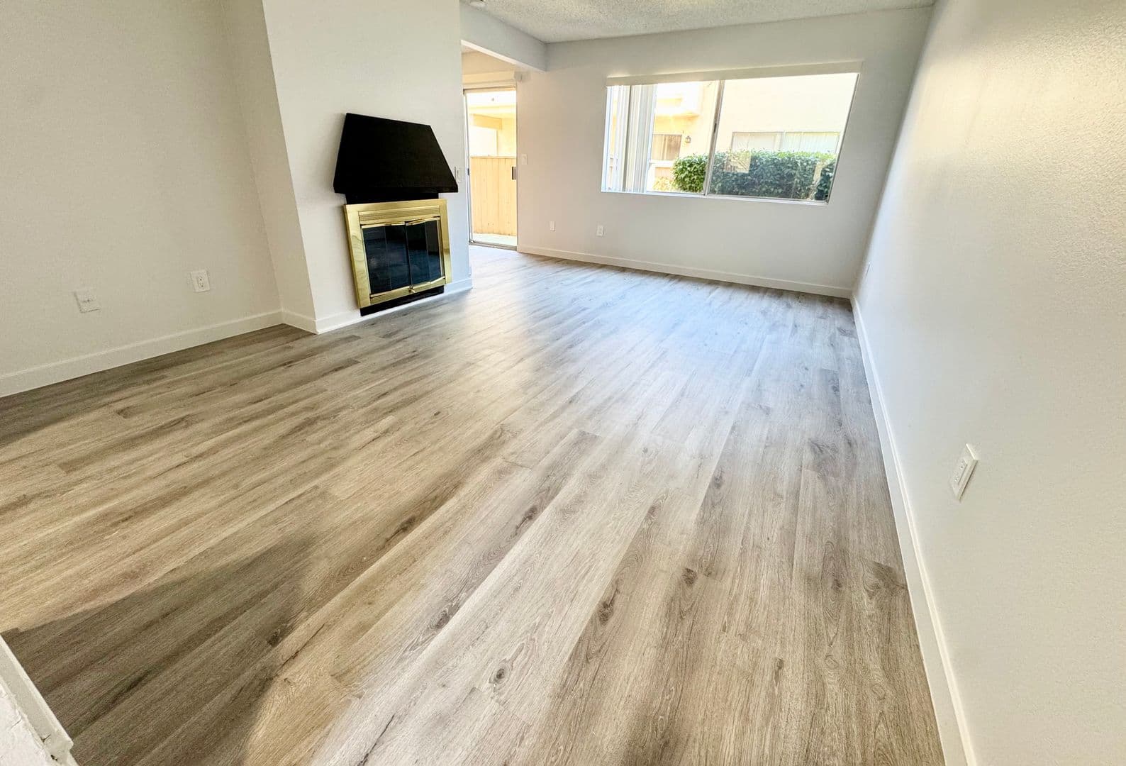 Santa Ana Apartment: 1750 Sherry Lane