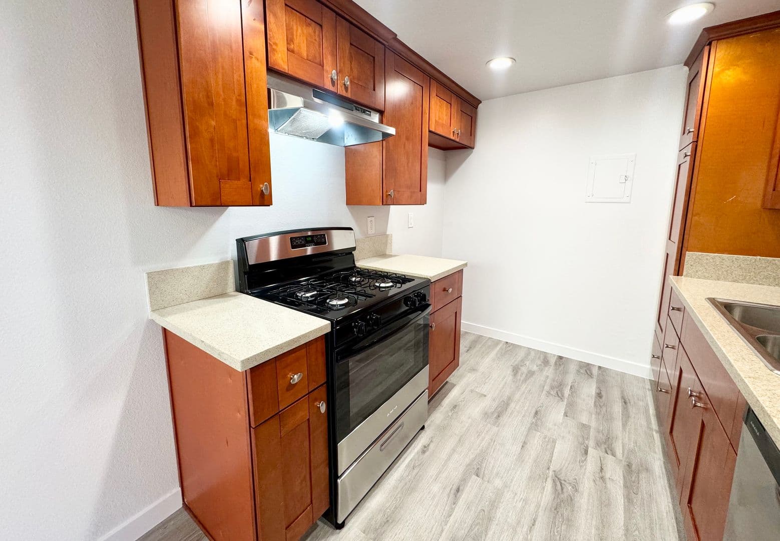 Santa Ana Apartment: 1750 Sherry Lane