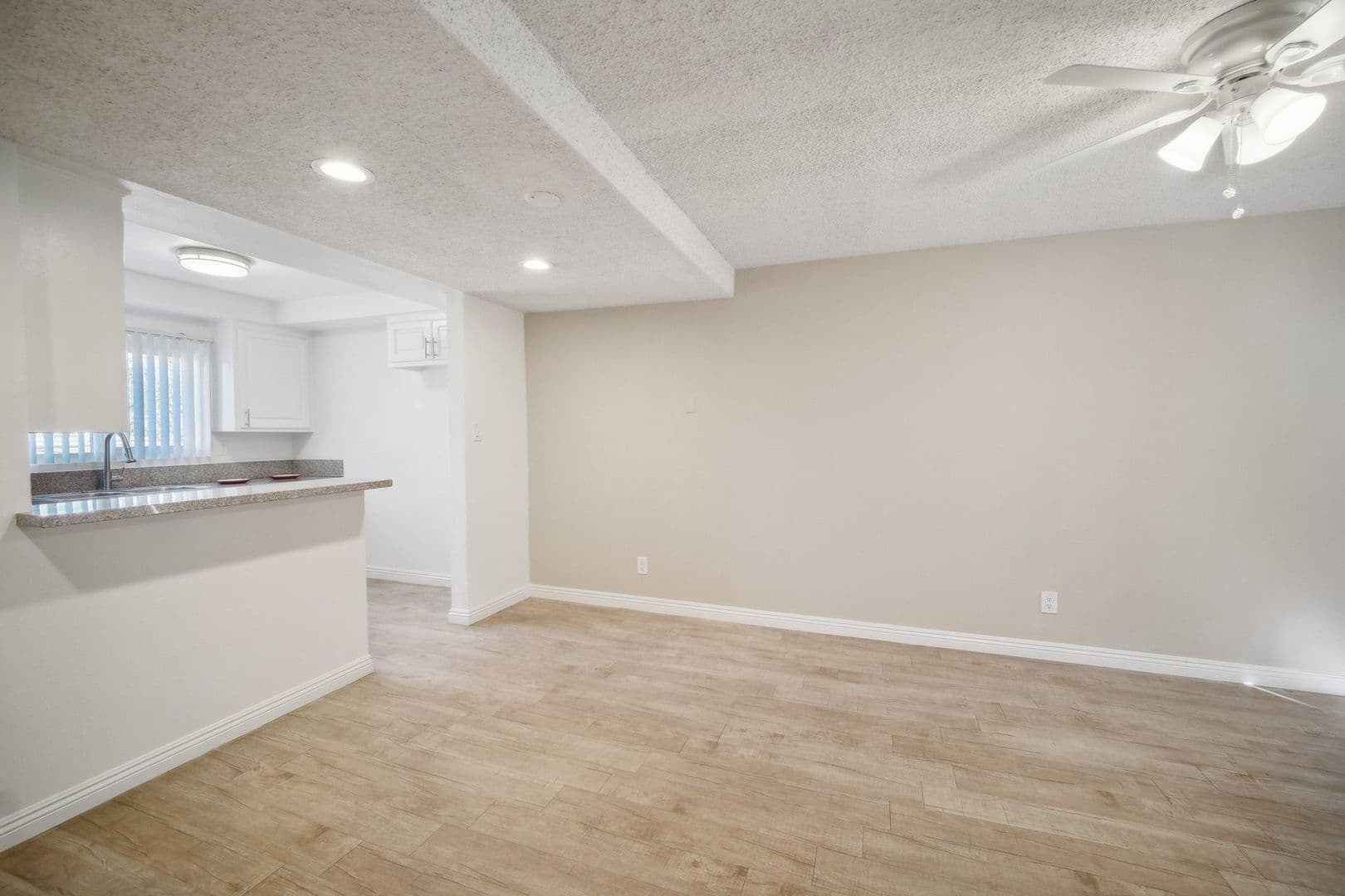 Whittier Apartment: 13730 Via Del Palma Ave