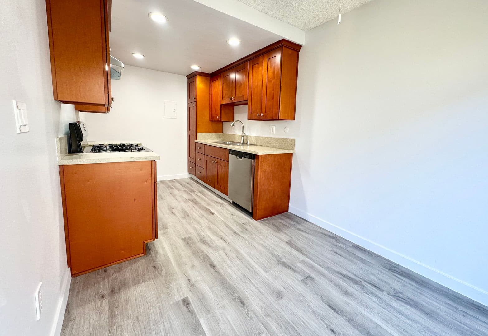 Santa Ana Apartment: 1750 Sherry Lane