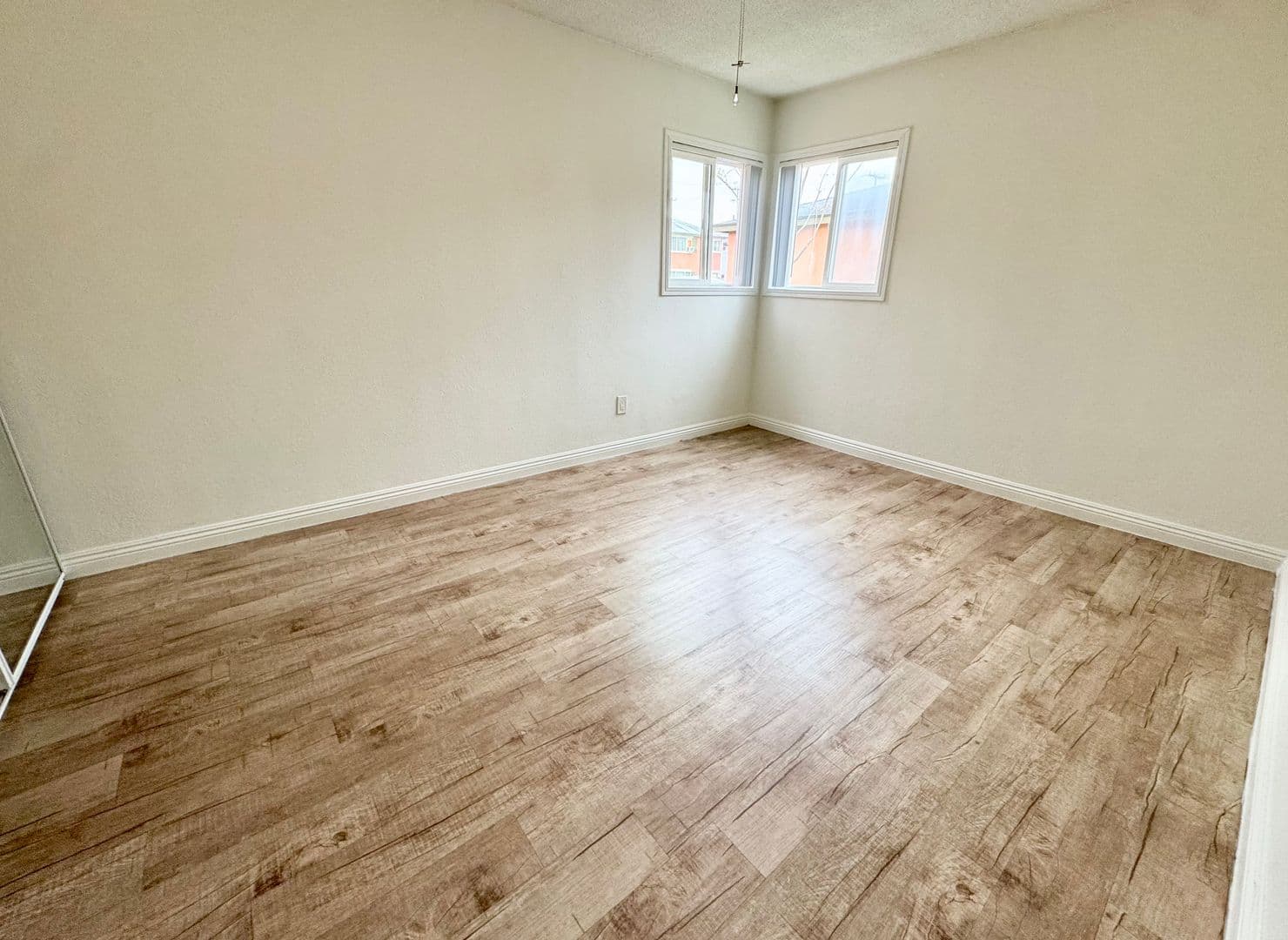 Anaheim Apartment: 702-725 N. Mavis St.