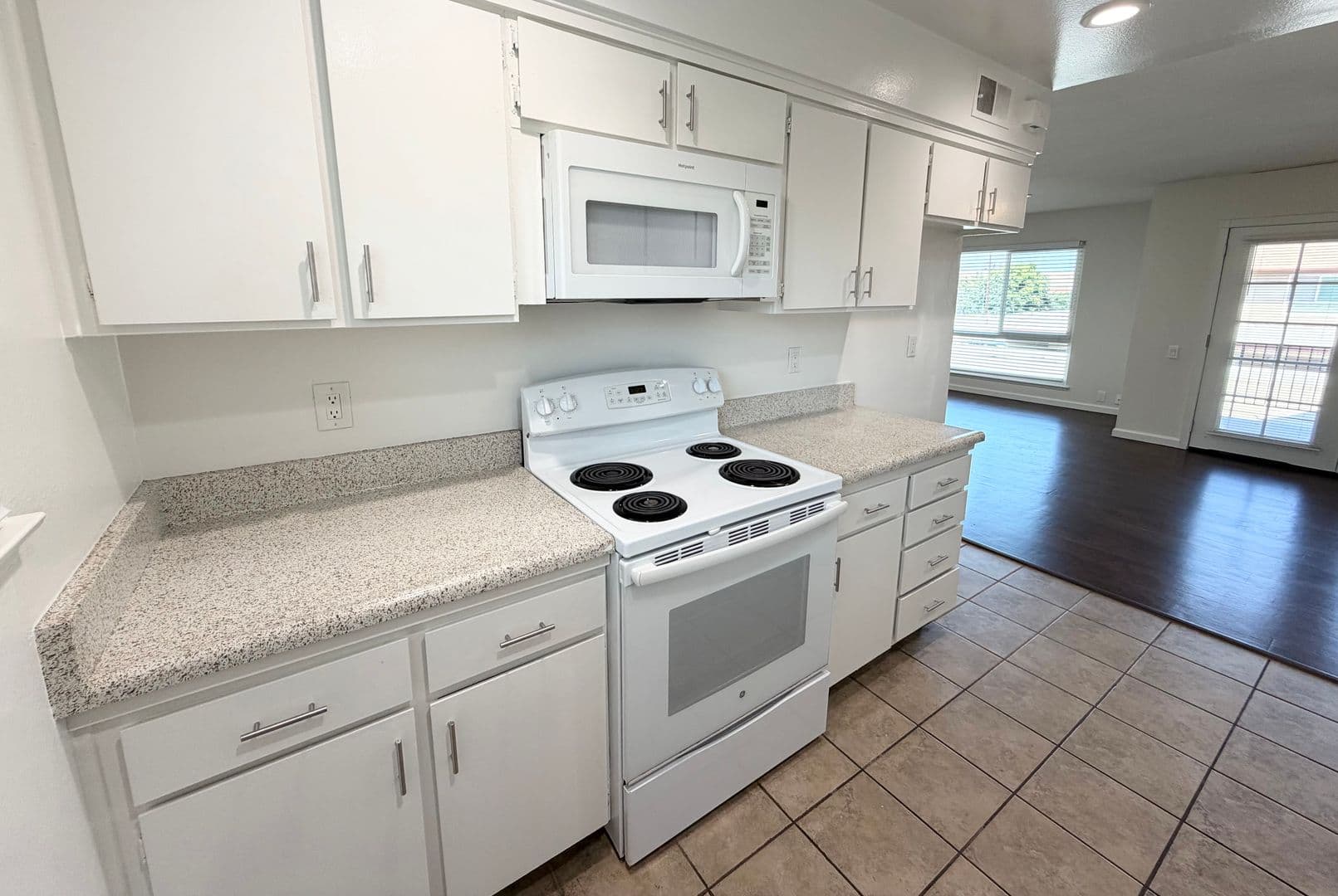Garden Grove Apartment: 8911-8923 Mays Ave