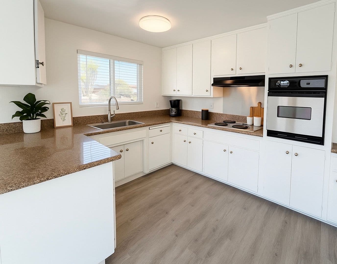 Fullerton Apartment: 717 N Carhart Ave