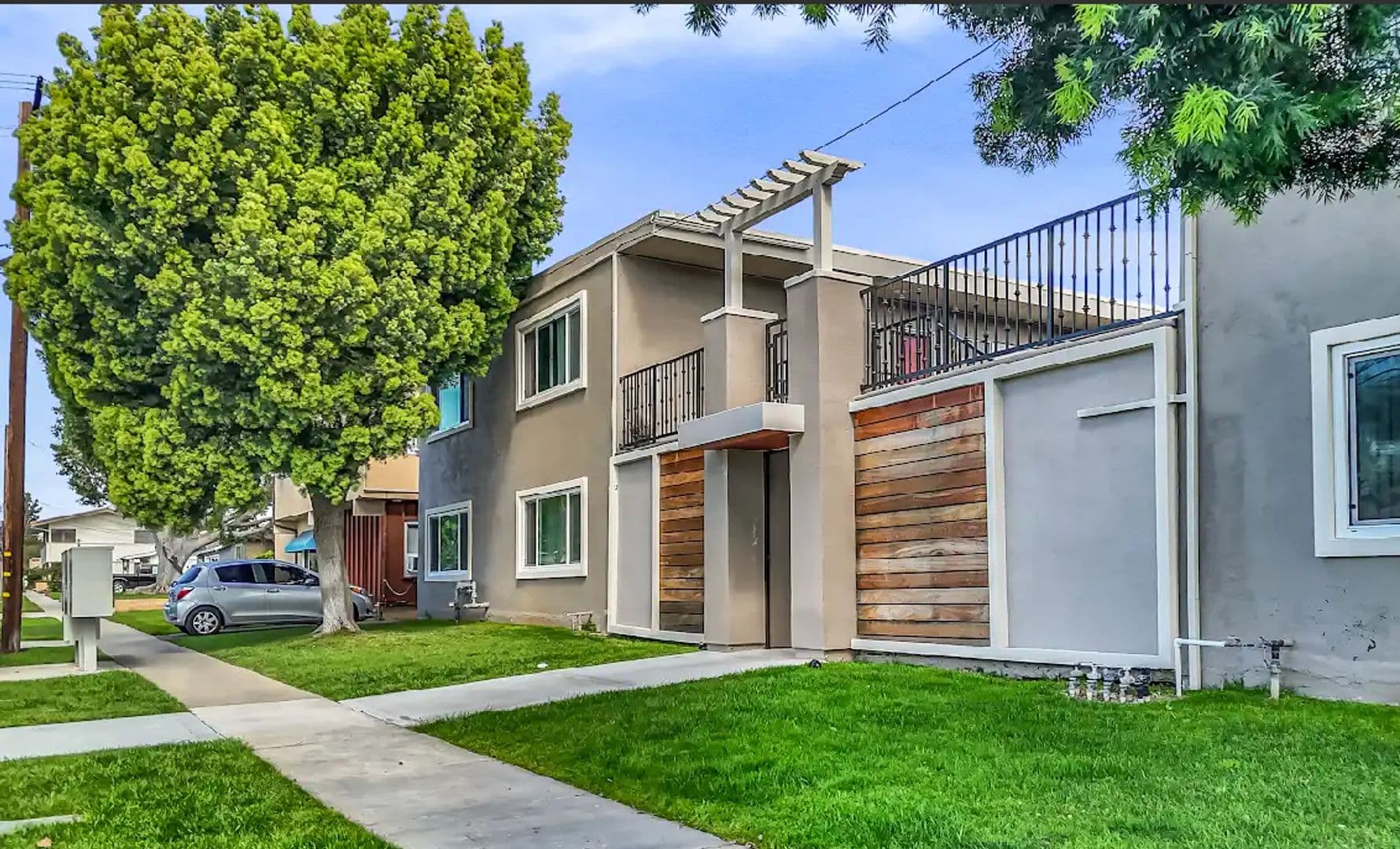 Brea Apartment: 820 S. Walnut Ave