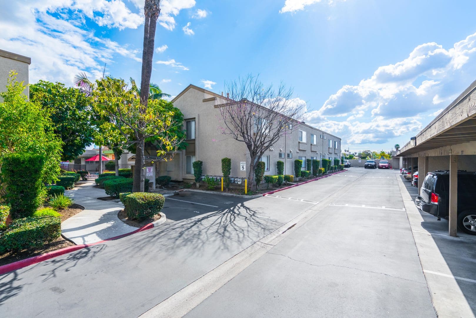 Anaheim Apartment: 520 W. La Palma Ave.