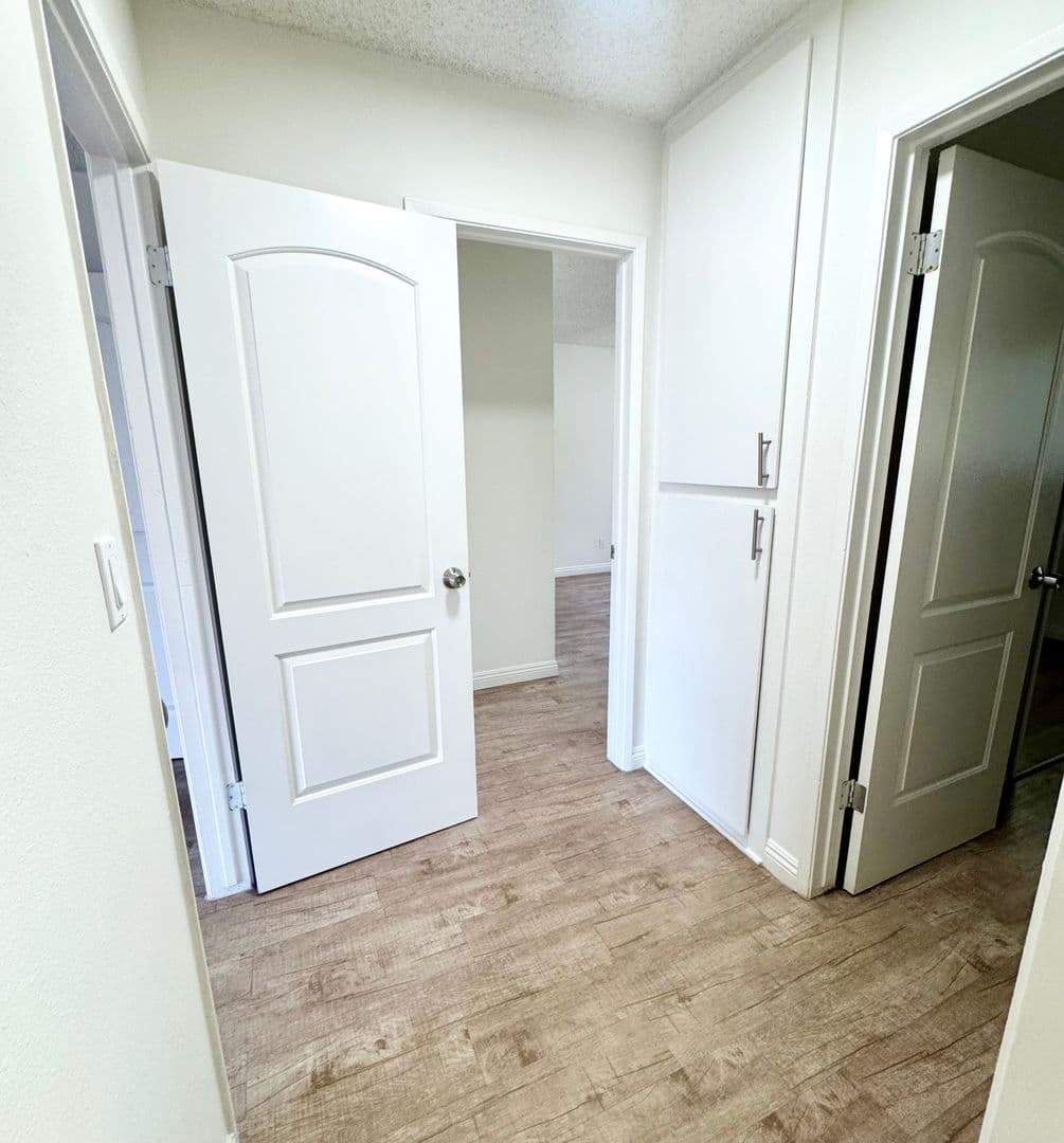 Bellflower Apartment: 9146 Somerset Blvd