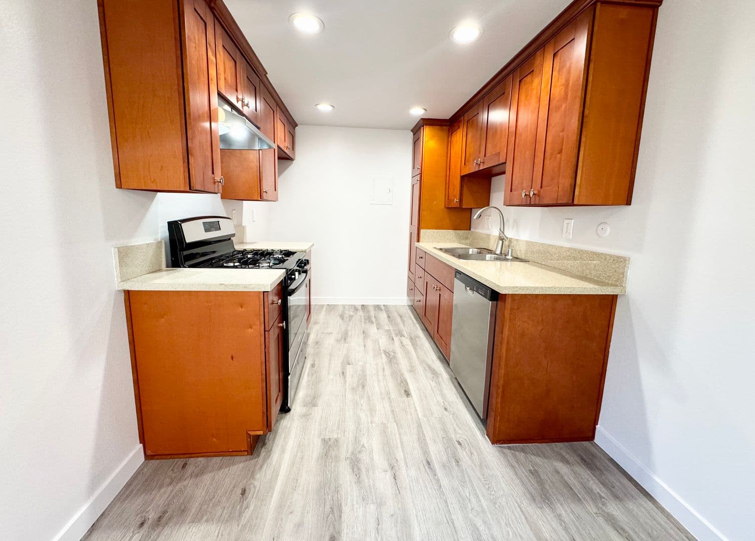 Santa Ana Apartment: 1750 Sherry Lane