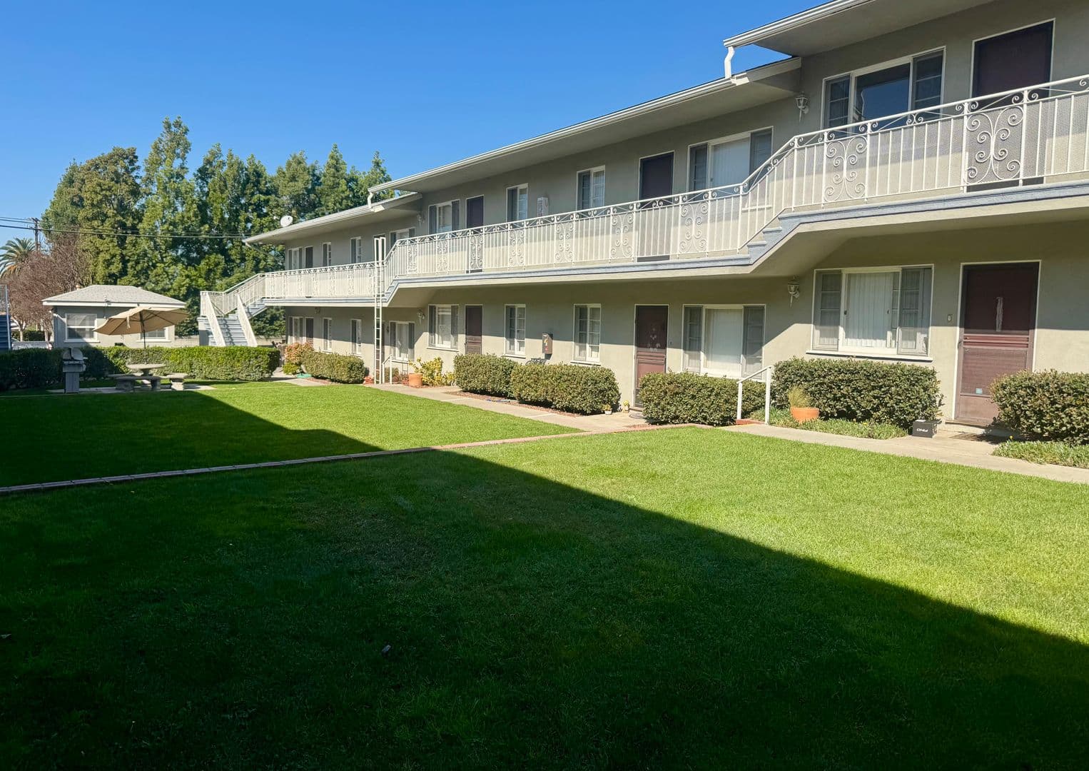 Whittier Apartment: 7017-7023 Pickering Ave
