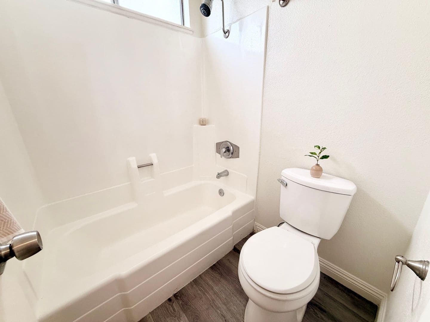 Anaheim Apartment: 520 W. La Palma Ave.