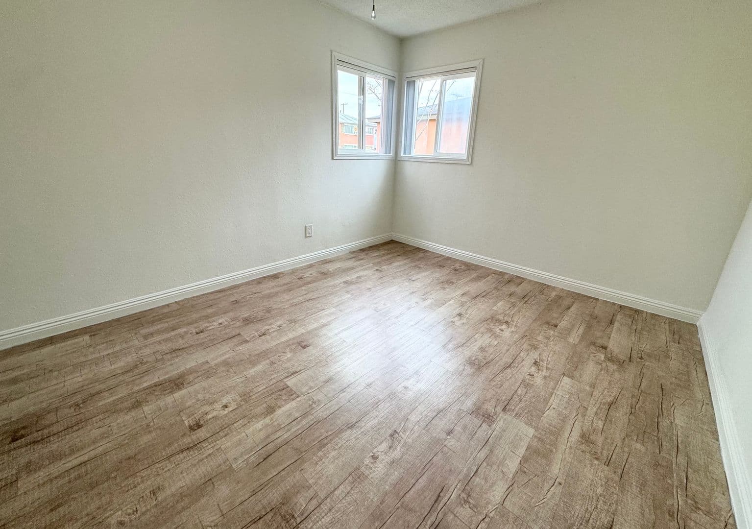 Anaheim Apartment: 702-725 N. Mavis St.