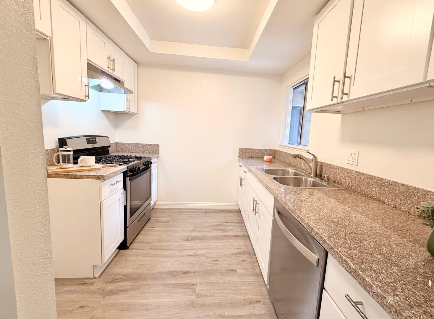 Anaheim Apartment: 520 W. La Palma Ave.