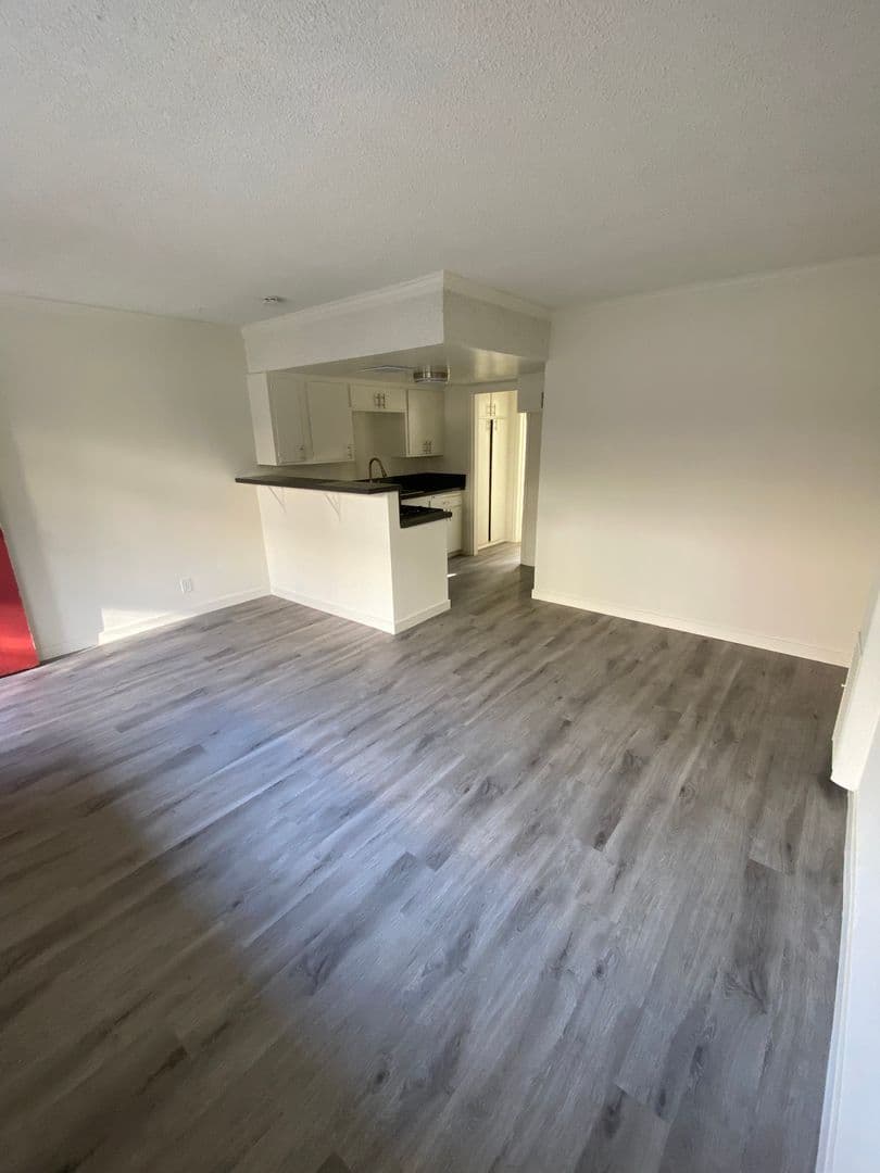 Brea Apartment: 820 S. Walnut Ave