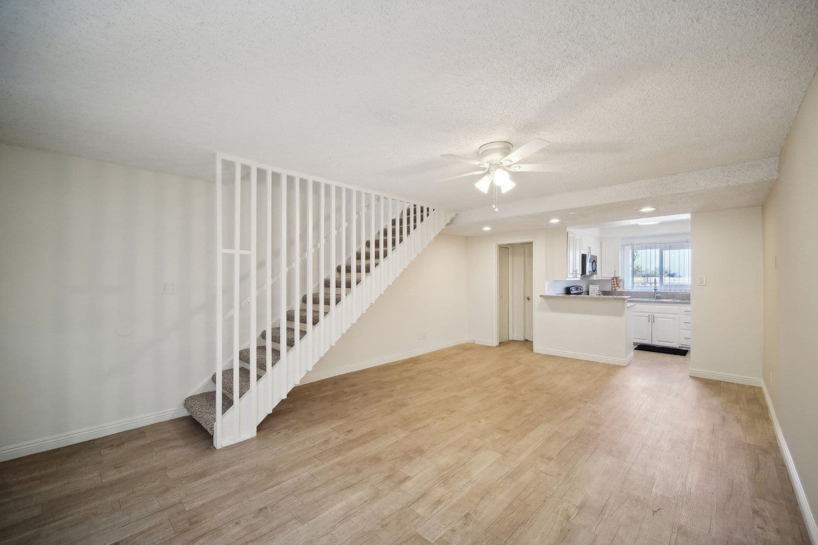 Whittier Apartment: 13730 Via Del Palma Ave