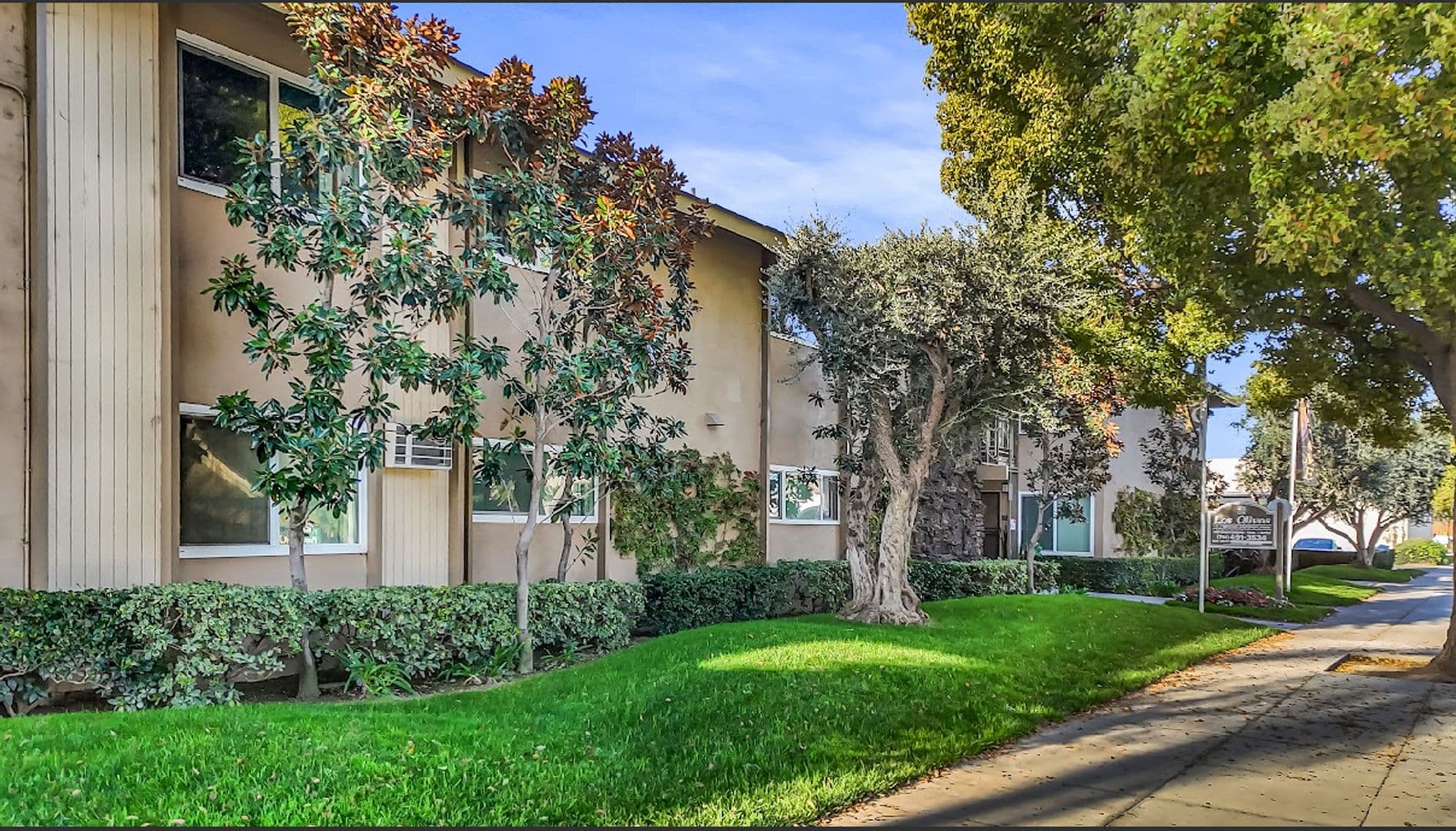 Anaheim Apartment: 1666 W. Pampas Ln