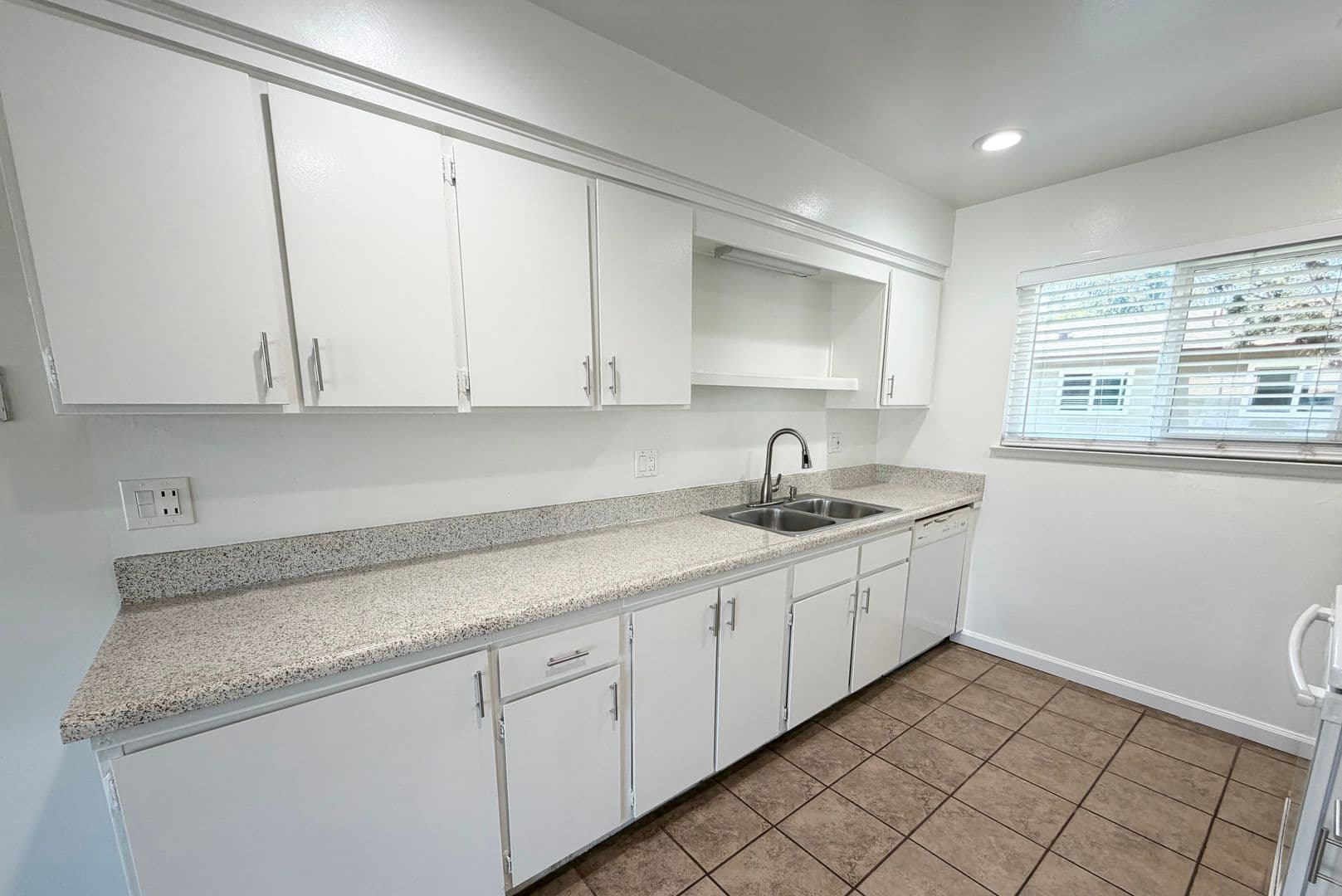 Garden Grove Apartment: 8911-8923 Mays Ave