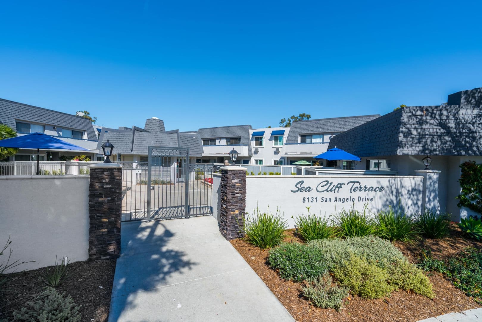 Huntington Beach Apartment: 8131 San Angelo Drive