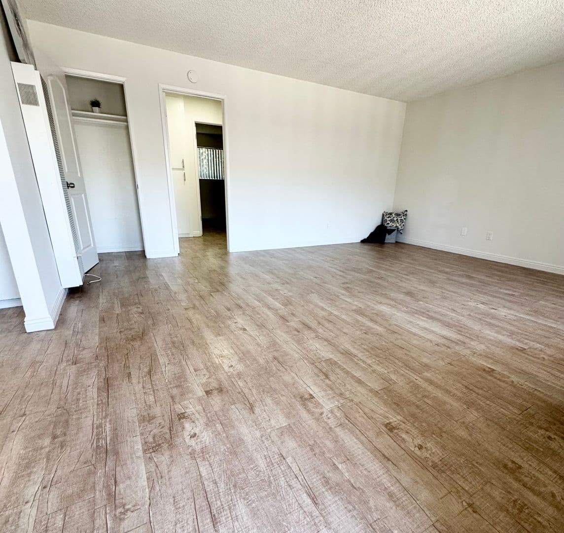 Bellflower Apartment: 9146 Somerset Blvd