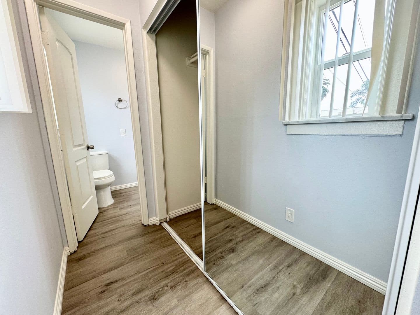 Long Beach Apartment: 3512-20 2nd St