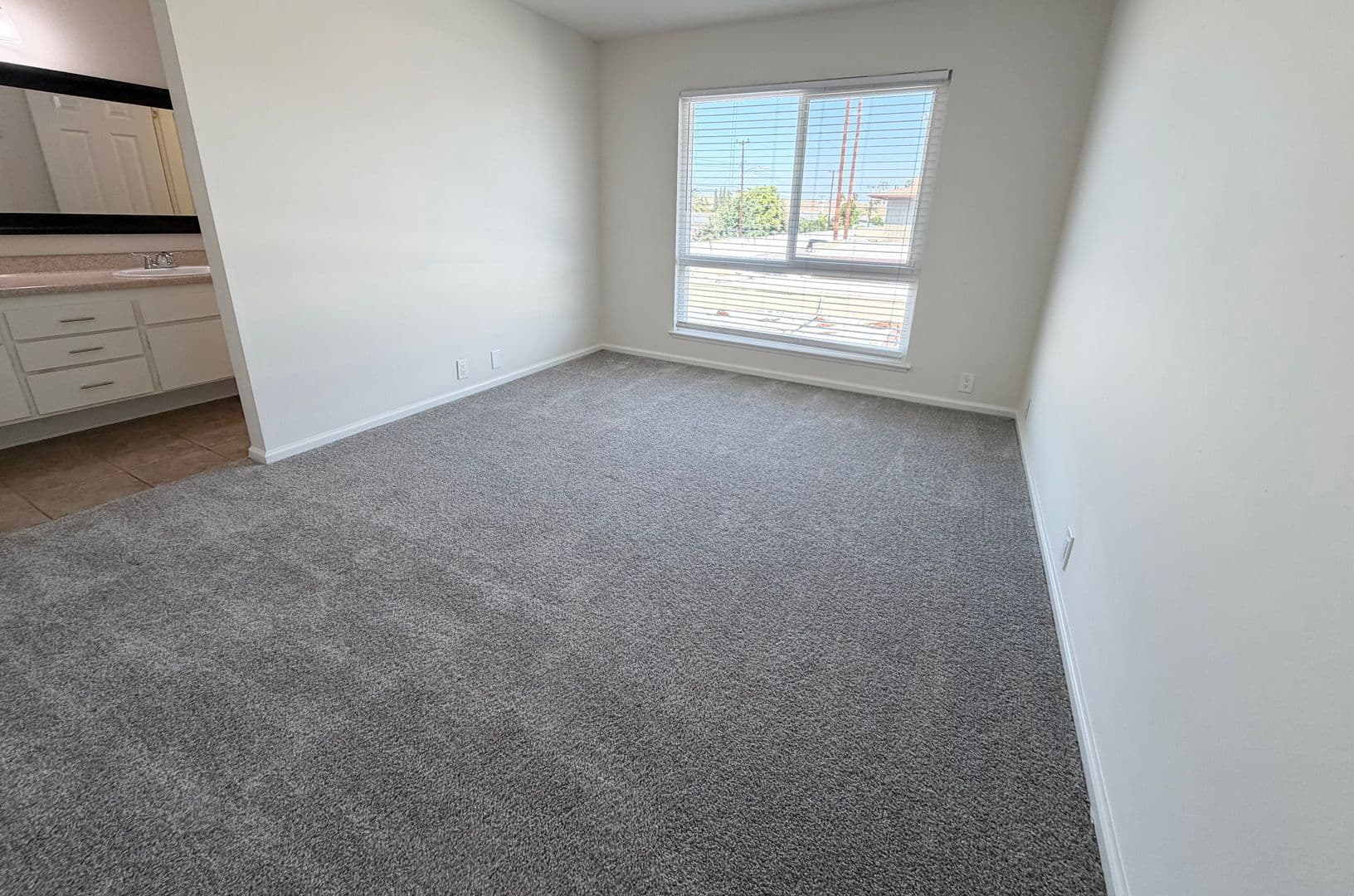 Garden Grove Apartment: 8911-8923 Mays Ave