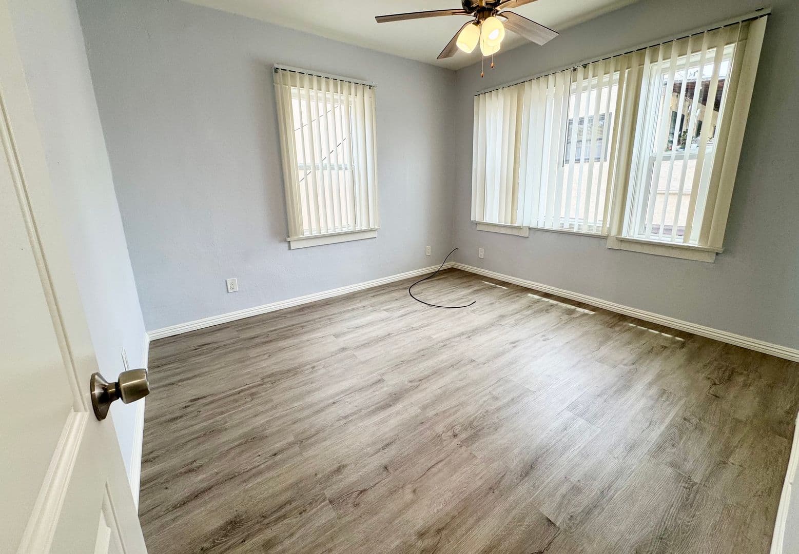 Long Beach Apartment: 3512-20 2nd St