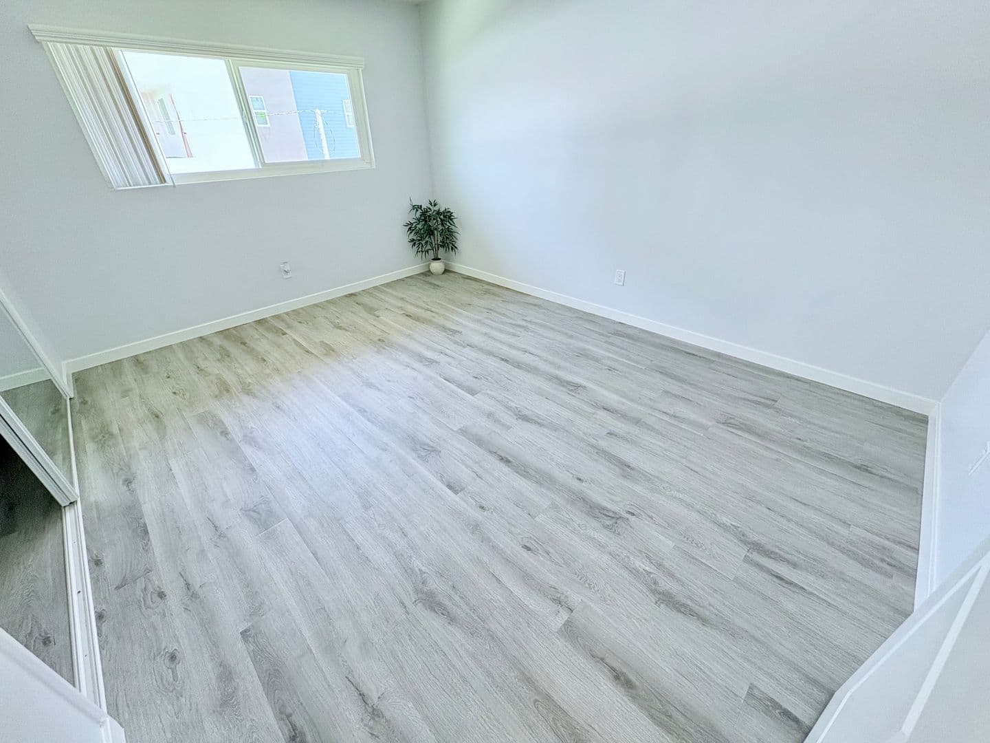 Anaheim Apartment: 1666 W. Pampas Ln