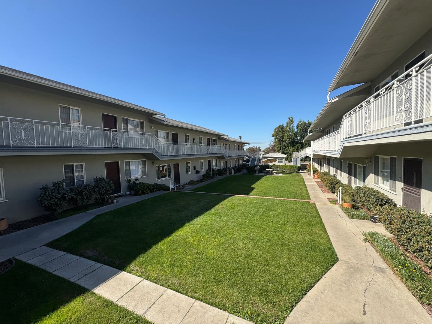 Whittier Apartment: 7017-7023 Pickering Ave