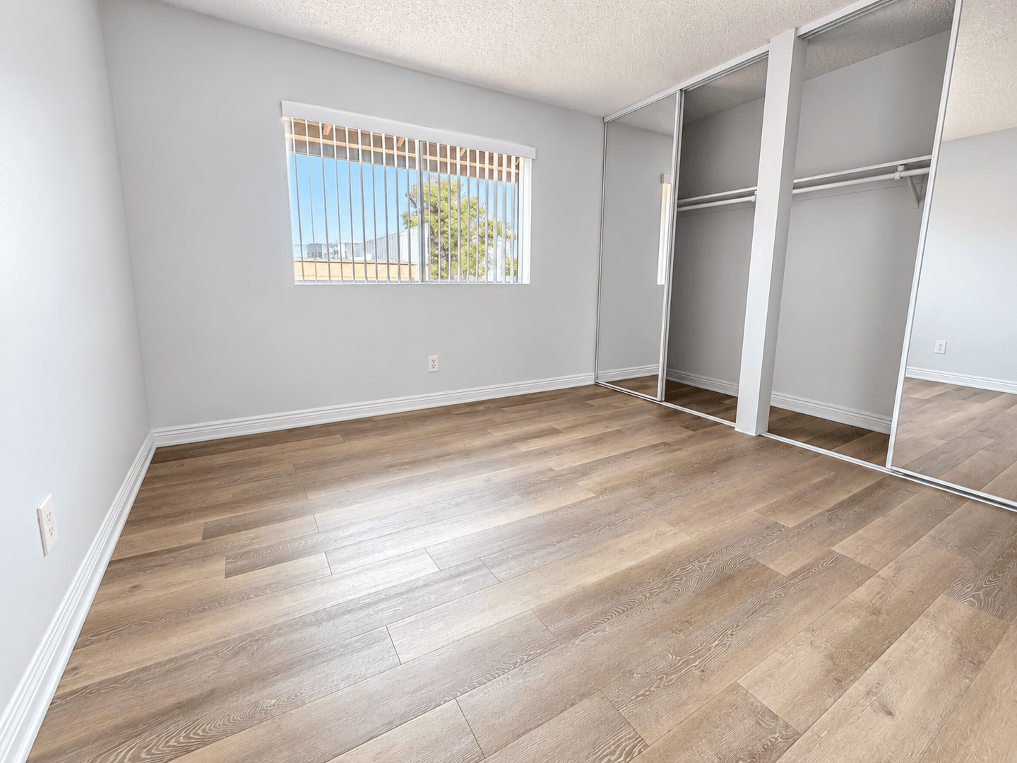 Tustin Apartment: 1071 Walnut Ave