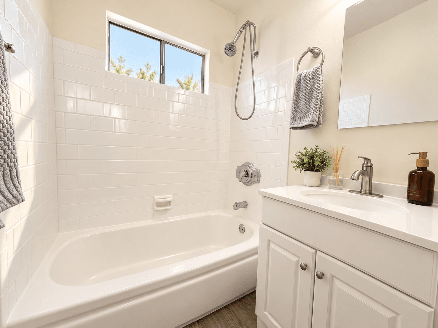Brea Apartment: 820 S. Walnut Ave