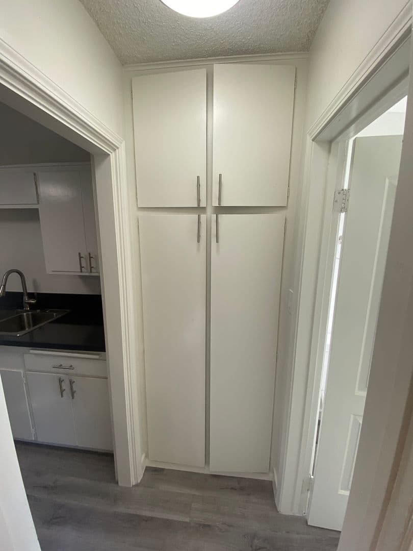 Brea Apartment: 820 S. Walnut Ave