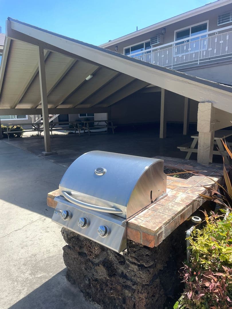 Anaheim Apartment: 1666 W. Pampas Ln