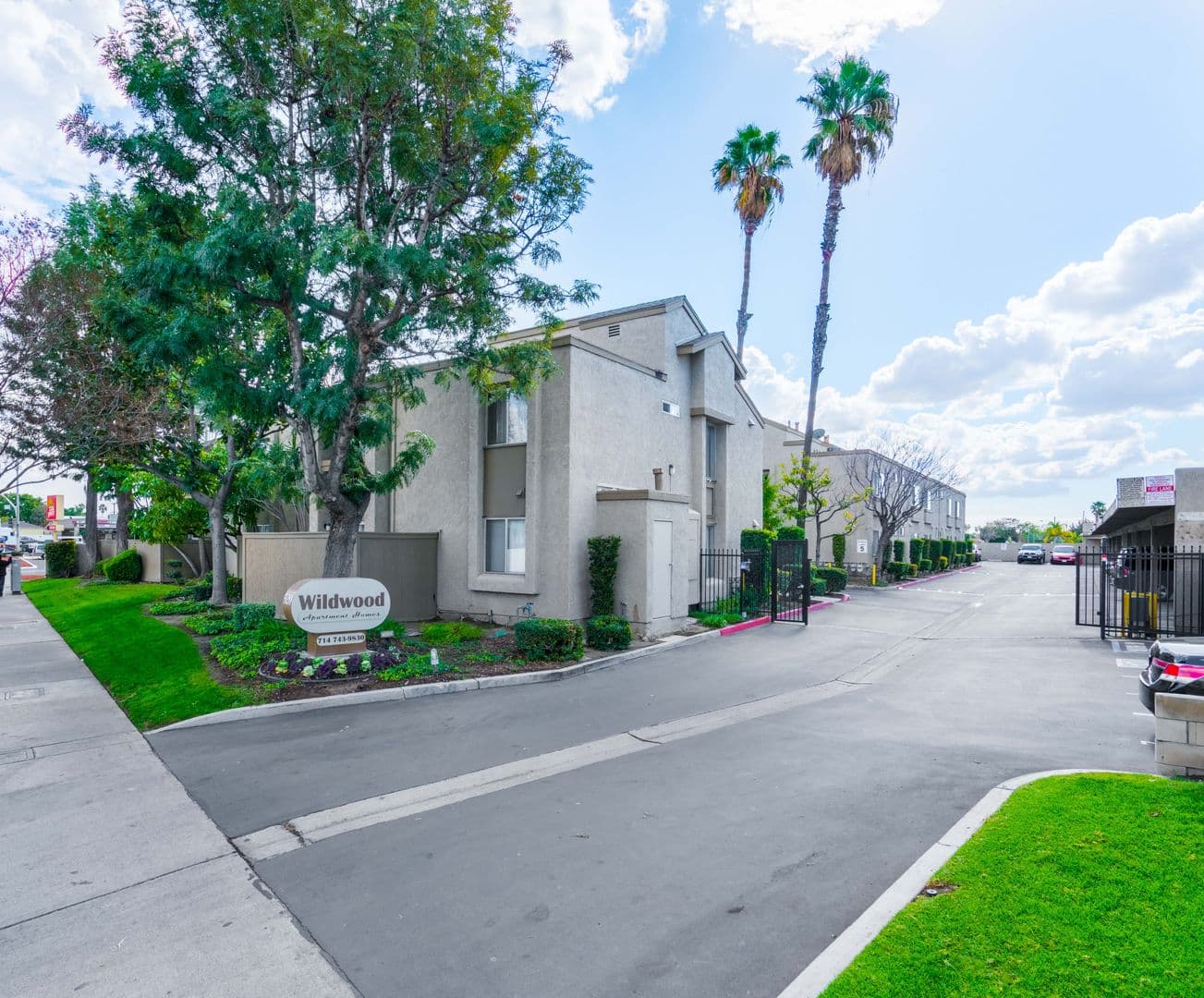 Anaheim Apartment: 520 W. La Palma Ave.