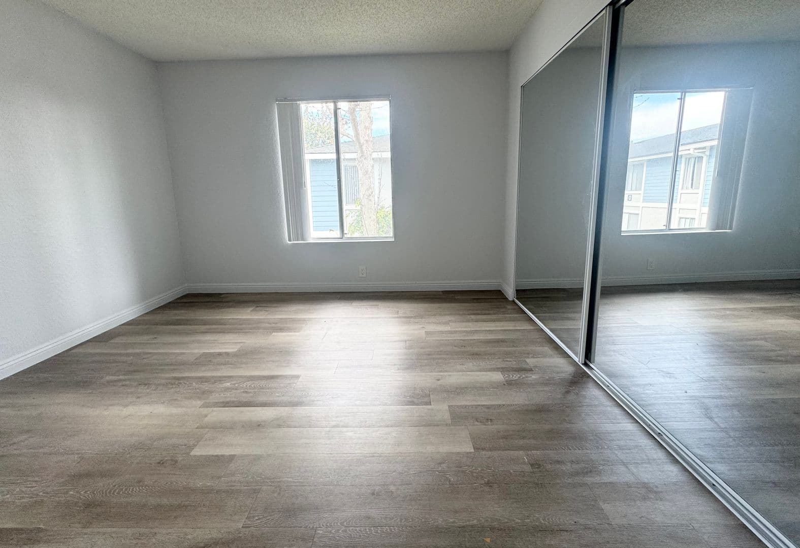 Costa Mesa Apartment: 332 Victoria St