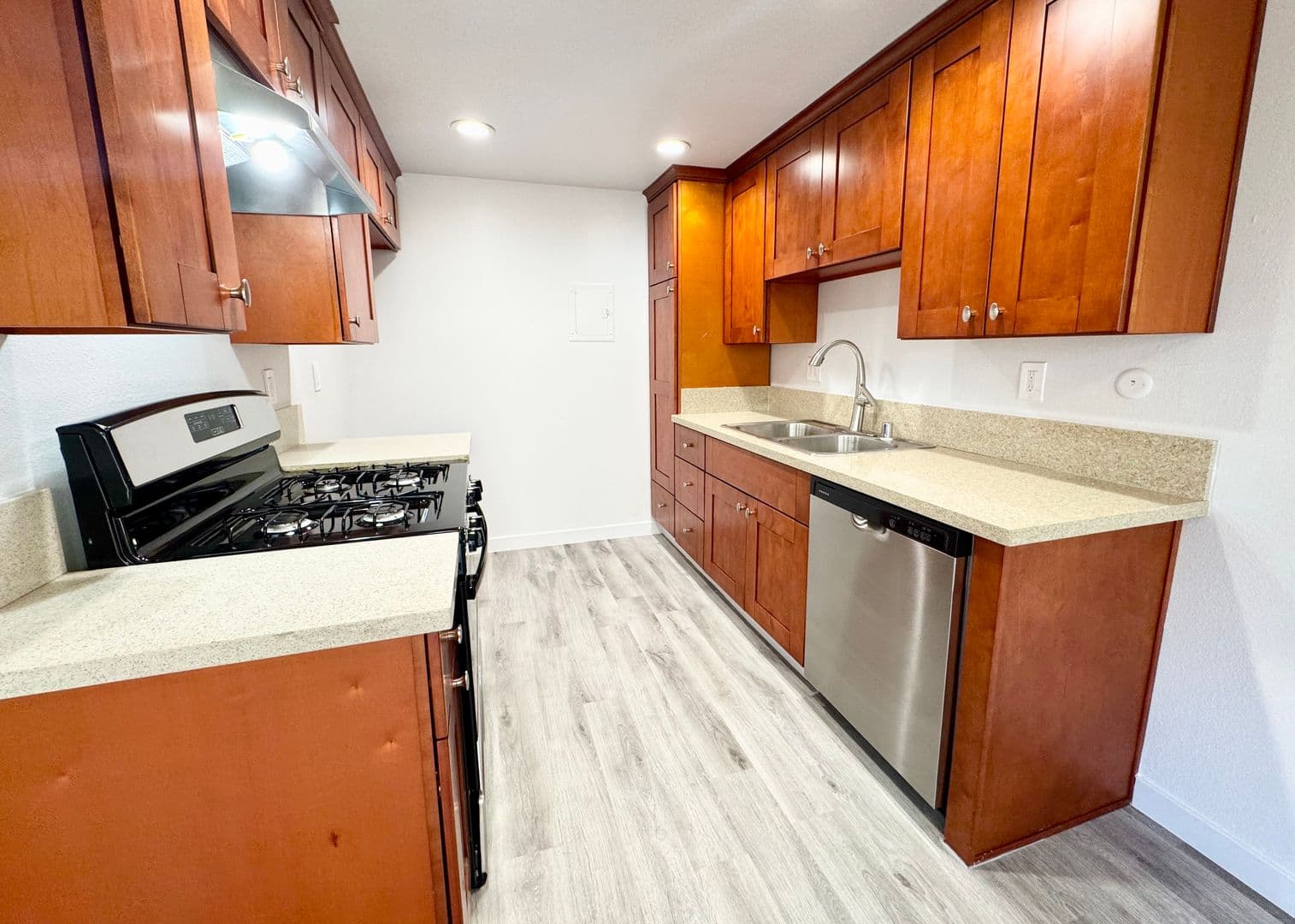 Santa Ana Apartment: 1750 Sherry Lane