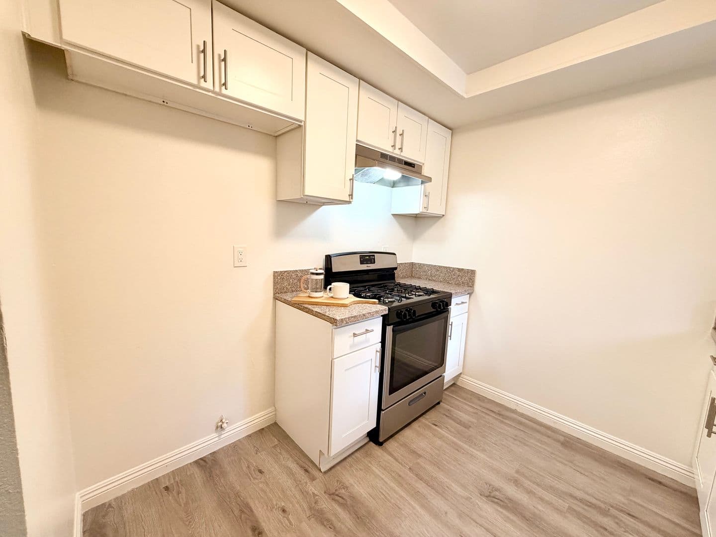 Anaheim Apartment: 520 W. La Palma Ave.